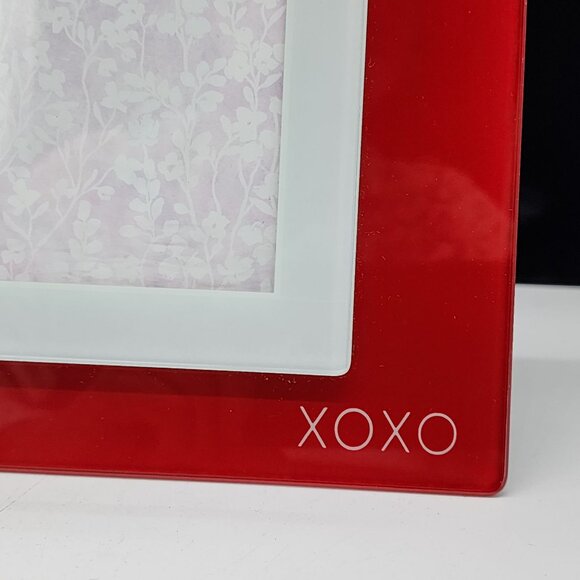 Red & White XOXO Design Glass Photo Frame 4x6 Inches Modern Display Gift - Picture 4 of 11